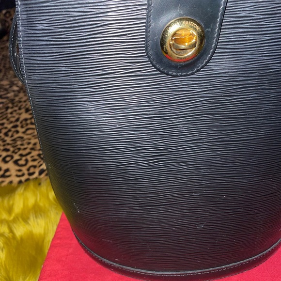 Authentic Louis Vuitton Epi Handbag - Picture 2 of 9
